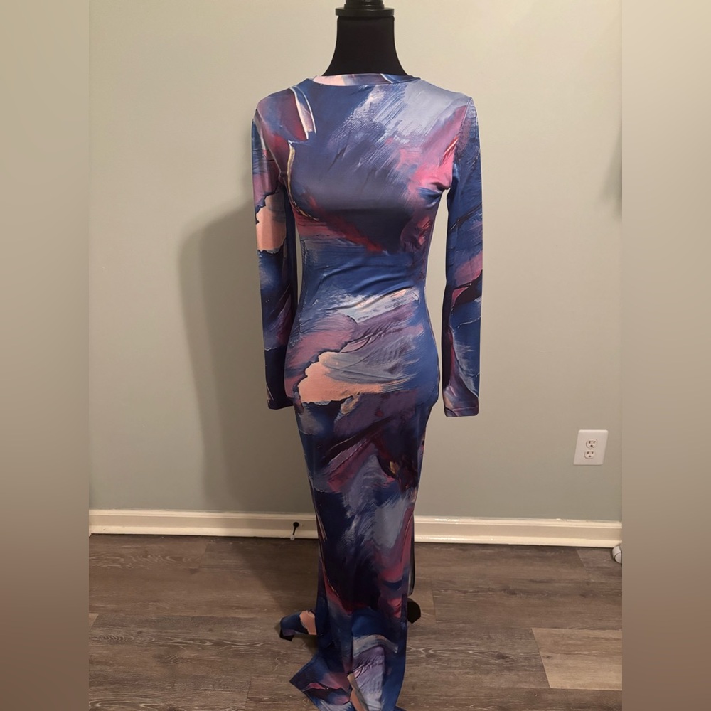 Abstract Blue purple and Pink Long Sleeve body com Dress small